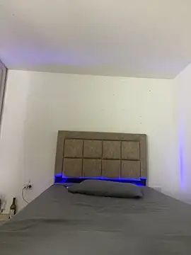 Snapshot of EmilyNoir1 chatting on 12.17.25 EmilyNoir1 online show from 12.17.25