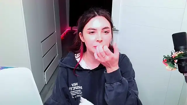 Snapshot of peachyness chatting on 02.07.26 peachyness online show from 02.07.26