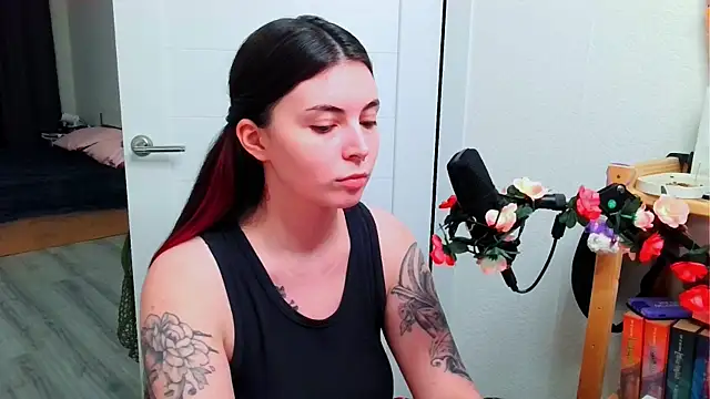 Snapshot of peachyness chatting on 02.17.26 peachyness online show from 02.17.26