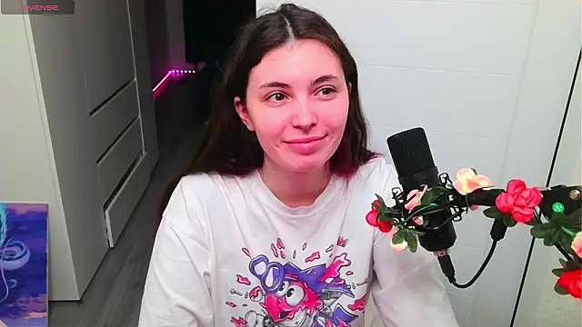 Snapshot of peachyness chatting on 02.25.26 peachyness online show from 02.25.26