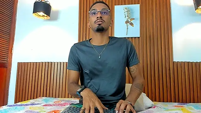 Darwin mayo online show from 01.12.26