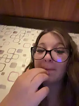 SweetTeenGirl online show from 11.11.25