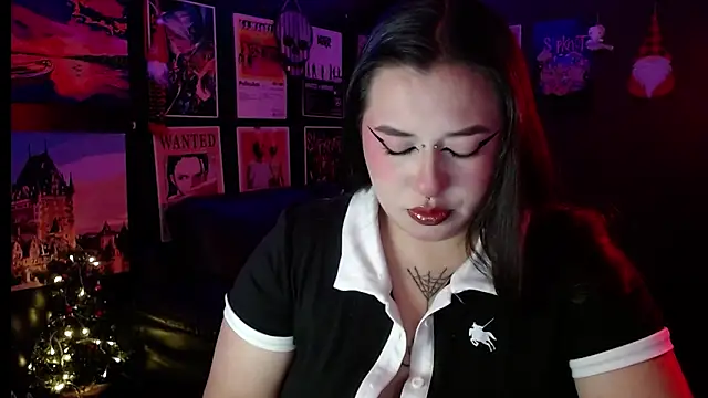 Snapshot of Ravendark_ chatting on 12.17.25 Ravendark online show from 12.17.25