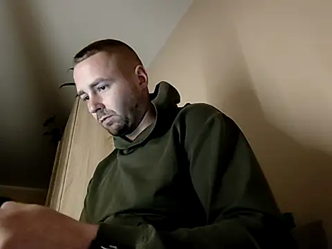 Snapshot of Vladyslav30 chatting on 11.25.25 Vladyslav30 online show from 11.25.25