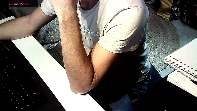 Snapshot of french_male_whore@xh chatting on 09.13.25 french male whorexh online show from 09.13.25