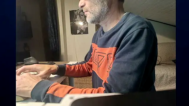 Snapshot of french_male_whore@xh chatting on 12.16.25 french male whorexh online show from 12.16.25