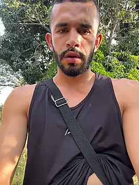 Snapshot of Jacksonfranco chatting on 10.31.25 Jacksonfranco online show from 10.31.25