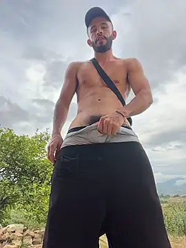 Snapshot of Jacksonfranco chatting on 11.15.25 Jacksonfranco online show from 11.15.25