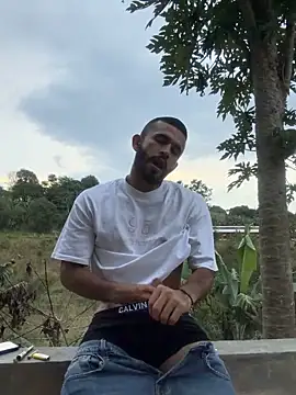 Snapshot of Jacksonfranco chatting on 11.27.25 Jacksonfranco online show from 11.27.25