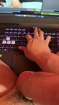 Snapshot of AndyRico18 chatting on 11.25.25 AndyRico18 online show from 11.25.25