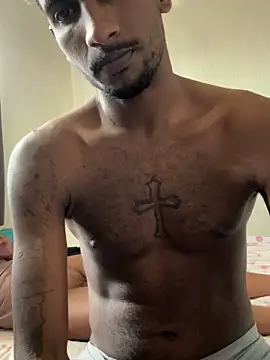 Snapshot of DiamanteNegro- chatting on 11.12.25 DiamanteNegro- online show from 11.12.25