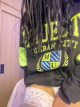 Lia  1 online show from 09.18.25