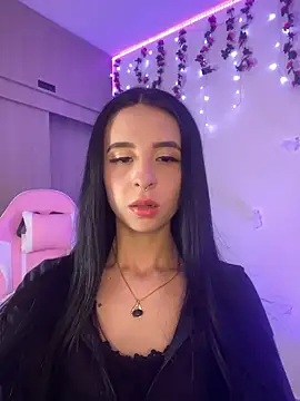 Lia  1 online show from 11.20.25