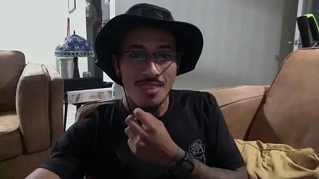 Snapshot of tanjir020 chatting on 11.11.25 tanjir020 online show from 11.11.25