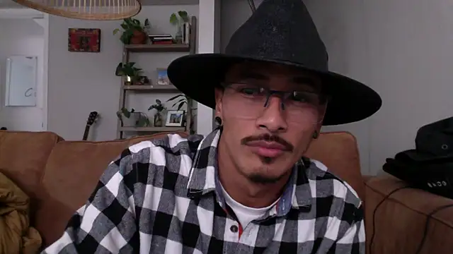 Snapshot of tanjir020 chatting on 11.12.25 tanjir020 online show from 11.12.25