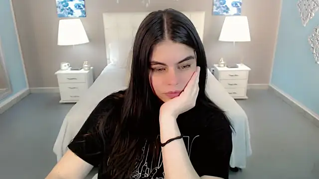 maddissonivanova online show from 10.19.25