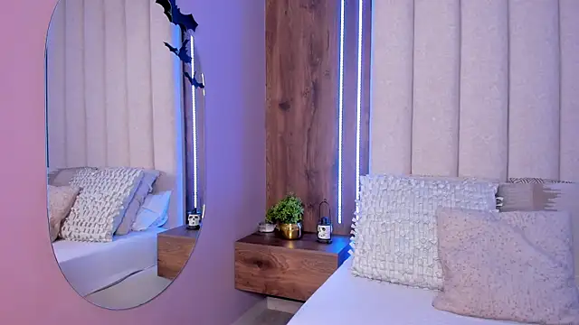 LucySalvatore  online show from 10.20.25