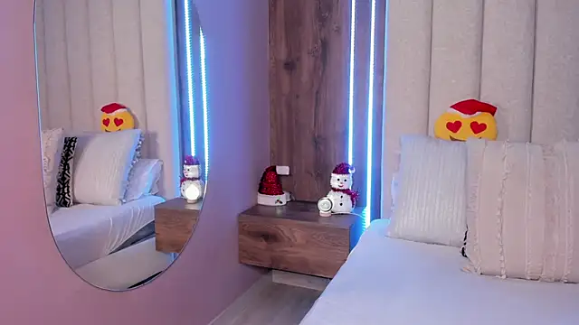 LucySalvatore  online show from 12.19.25