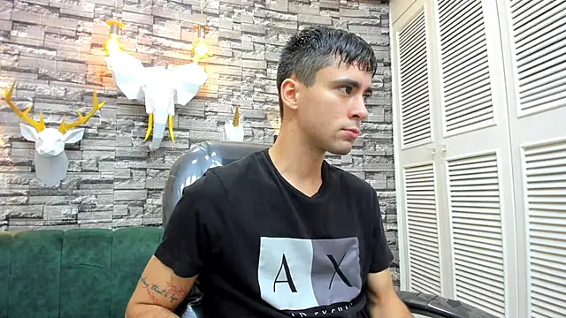 mike whitee online show from 10.10.25