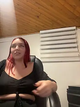 Snapshot of Karen18_boobs chatting on 09.12.25 Karen18 boobs online show from 09.12.25