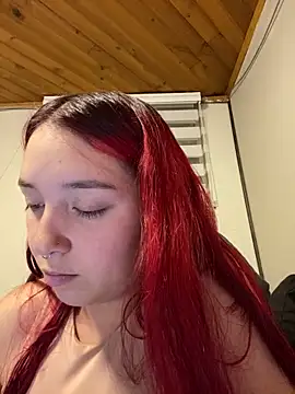 Snapshot of Karen18_boobs chatting on 09.30.25 Karen18 boobs online show from 09.30.25