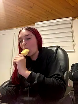 Snapshot of Karen18_boobs chatting on 10.16.25 Karen18 boobs online show from 10.16.25