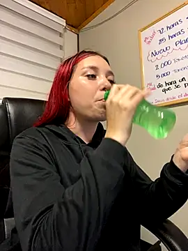 Snapshot of Karen18_boobs chatting on 10.17.25 Karen18 boobs online show from 10.17.25