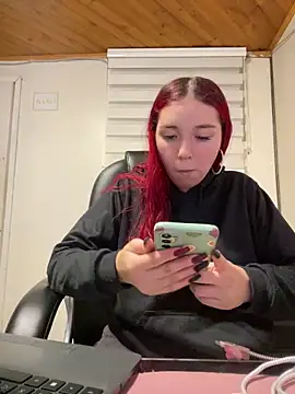 Snapshot of Karen18_boobs chatting on 10.18.25 Karen18 boobs online show from 10.18.25