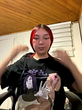 Snapshot of Karen18_boobs chatting on 10.29.25 Karen18 boobs online show from 10.29.25