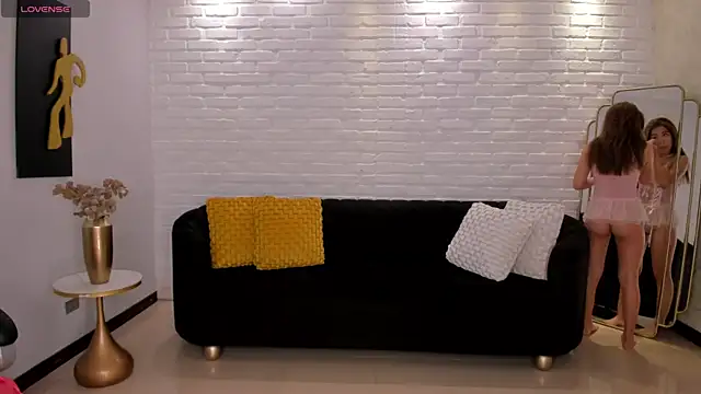 IbizaJacobs online show from 12.20.25