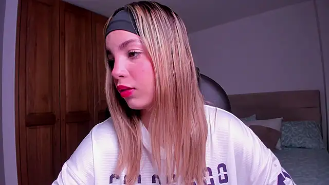 Snapshot of jana_parissi chatting on 10.03.25 jana parissi online show from 10.03.25