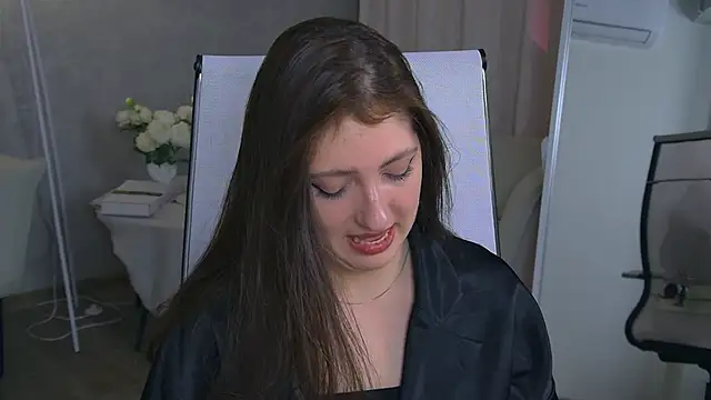 Mary Miiller online show from 11.06.25