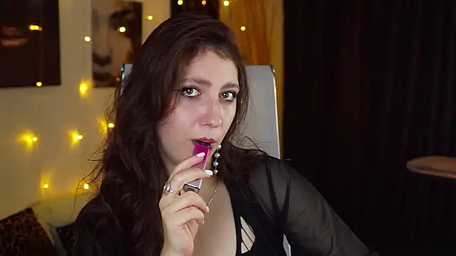 Mary Miiller online show from 11.26.25