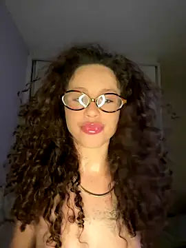 JhenneRouge online show from 11.06.25