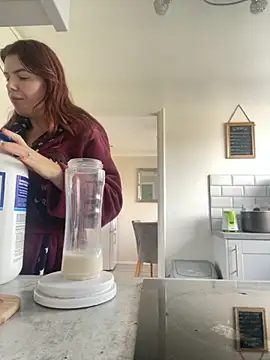 Snapshot of jasminebrooksx chatting on 10.27.25 jasminebrooksx online show from 10.27.25