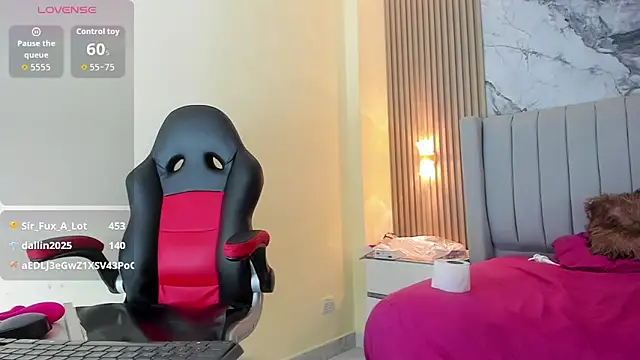 AURORAMARTIN2 online show from 11.23.25