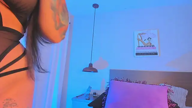 Valentinehellss online show from 10.07.25