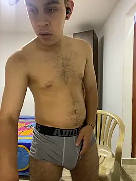 Snapshot of dominant_boy77 chatting on 09.26.25 dominant boy77 online show from 09.26.25