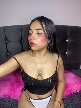 Snapshot of Rosa_25x chatting on 11.04.25 Rosa 25x online show from 11.04.25