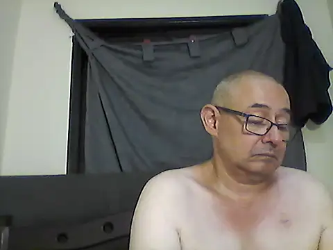 Snapshot of Marlon92700 chatting on 04.28.26 Marlon92700 online show from 04.28.26