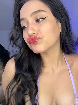 Snapshot of lunatorch chatting on 11.01.25 lunatorch online show from 11.01.25