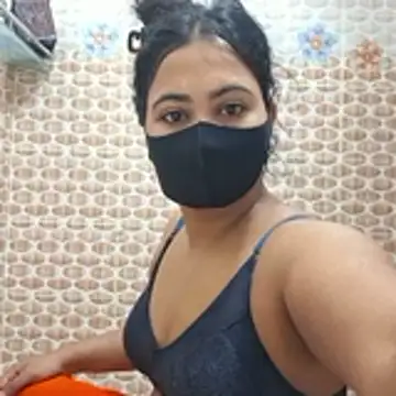 Snapshot of Bristy- chatting on 11.08.25 Bristy- online show from 11.08.25