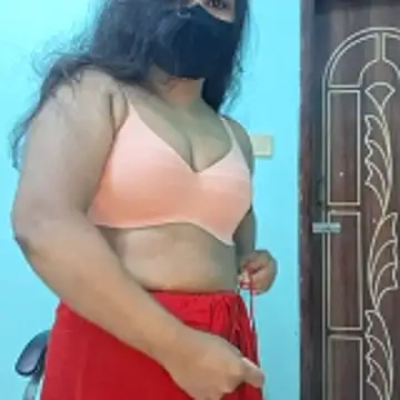 Snapshot of Bristy- chatting on 12.04.25 Bristy- online show from 12.04.25