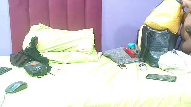 Snapshot of NaughtyChubbyZoe chatting on 11.20.25 NaughtyChubbyZoe online show from 11.20.25