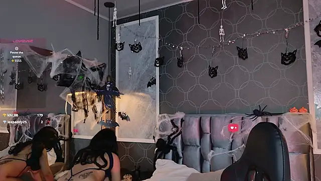 janetteJones  online show from 10.26.25