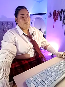 AndreaKinky online show from 10.29.25