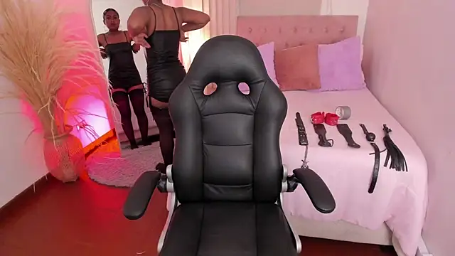 Lucie Harper online show from 10.15.25