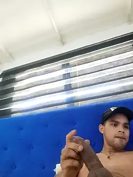 Snapshot of jhoi95 chatting on 09.21.25 jhoi95 online show from 09.21.25