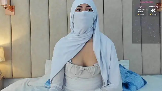 Snapshot of _Zahiira_ chatting on 06.13.26 Zahiira online show from 06.13.26