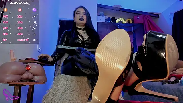 Dannia danne online show from 03.10.26